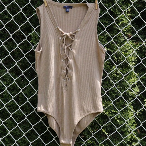 3/$28 SALE Uk2La Ribbed Lace Up Bodysuit - Large - Picture 1 of 7